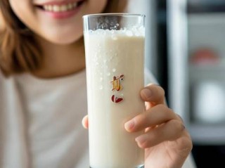 优益C常温饮品，随时随地享受美味酸奶口感