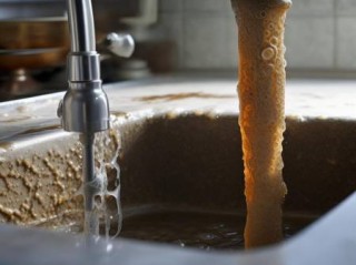 中央空调供暖管道漏水原因及解决办法