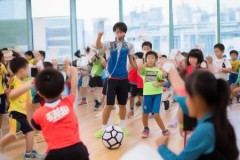 重庆体育老师创新双语教学，体育课堂焕新颜