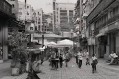 女子父亲突发离世，邻居仅1分钟紧急相助！