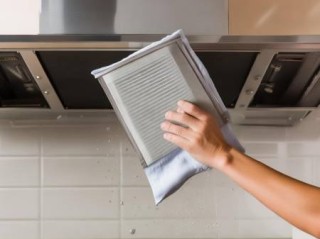 抽油烟机清洁小窍门，快速去除油污困扰